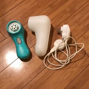 Clarisonic Mia 2 w charger & travel case
